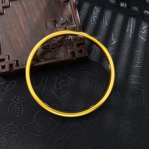 【限时克减150元】足金999.9 #招财纳福 古法空心固口泥鳅背外素圈光圈内招财进宝铜钱图案手镯（面宽约6.6-7mm，厚约4mm）(GFSZW00190-01) 商品图2