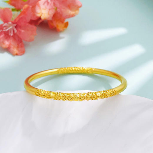 【限时克减150元】足金999 #复古风 古法实心固口卷草纹圆管手镯（面宽约3.8-4.2mm)(AUQGFSZ00029-1)预售产品下单后不退款不退货不换货不补差价） 商品图1
