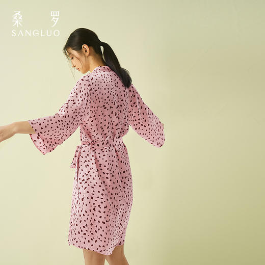 【新品】桑罗粉红豹纹真丝晨袍系带100%桑蚕丝睡袍情人节限定可居家可外穿 商品图3