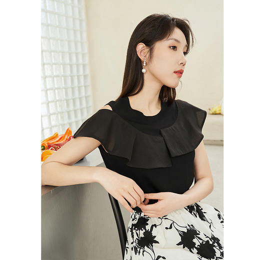 NEELLY纳俪商场同款夏季新款荷叶边短袖针织衫女不对称设计感上衣N25044A14429 商品图2