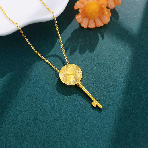 【限时克减150元】足金999 #时来运转 #CNC 【精品】5G黄金镂空影底可转动转韵·时光雪花钥匙调节套链(BN5GTL00002)（预售产品下单后不退款不退货不换货不补差价） 商品图2