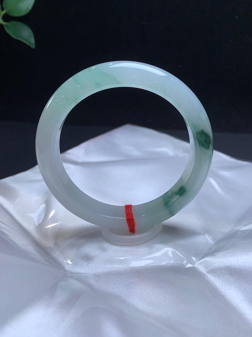 612704，60.3飘花手镯，清新干净，底妆也特别细，版型好 商品图3