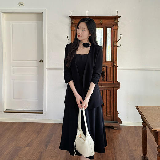 火桐hooton 经典赫本 23姆米重绉重磅真丝吊带连衣裙241LYQ6089 商品图1