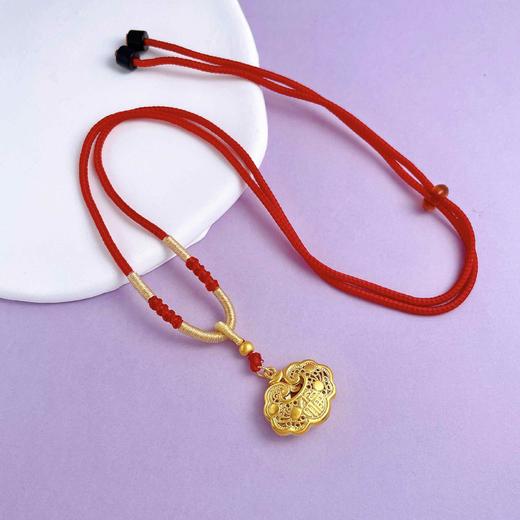 【限时7.5折】【定价黄金】足金 无氰5D空心如意锁平平安安幸福健康福字锁包吊坠(AA5DDZ00004)（预售产品下单后不退款不退货不换货不补差价） 商品图2