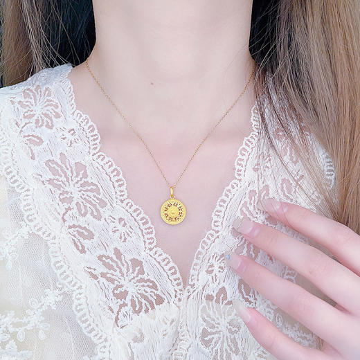 【限时克减150元】足金999 #复古风 #八宝罗盘 （足金999字印）5G黄金镂空福运绵长圆满福字罗盘吊坠（不含链）(5GDZ00555)（预售产品下单后不退款不退货不换货不补差价） 商品图0