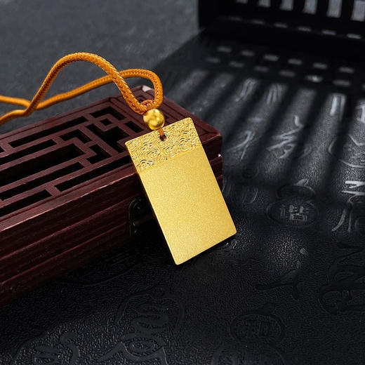 【限时克减150元】足金999.9 古法实心挂绳吊坠平安无事牌祥云如意吊坠（含珠子、面宽约31.9*19.9mm）(GFDZW00439-01)预售产品下单后不退款不退货不换货不补差价 商品图1