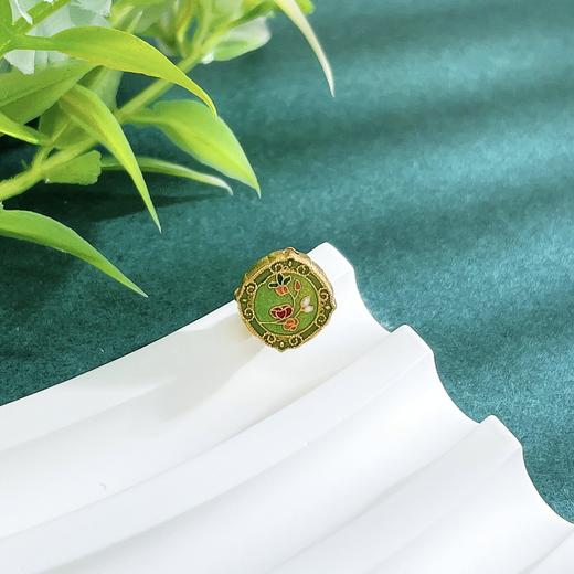 【限时7.5折】【定价黄金】足金 #宫廷风 #高温珐琅 古法空心双面高温烧蓝紫藤花紫气东来古法手串挂件Diy手串配件(AKGFSC00526)（预售产品下单后不退款不退货不换货不补差价） 商品图1