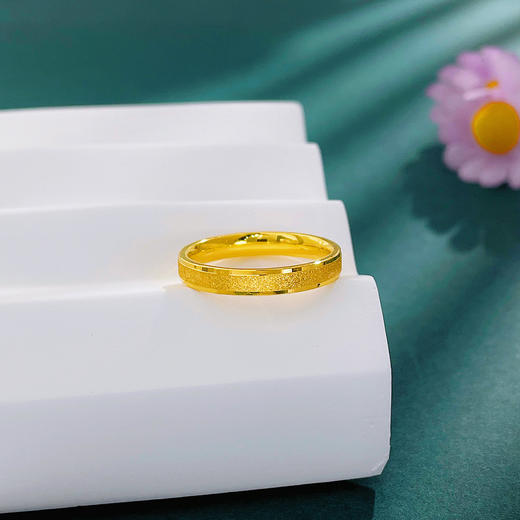【限时克减150元】足金 【精品】无氰5D空心满天星磨砂面戒指圈戒（面宽约2.8-3.2mm）(AR5DJZ00075)（预售产品下单后不退款不退货不换货不补差价 商品图1