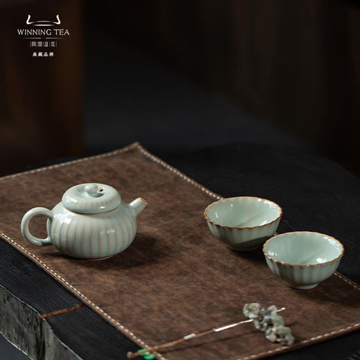 问鼎汝瓷复刻款天青心曲壶 商品图5