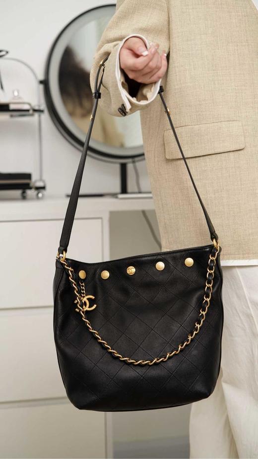 CHANEL香奈儿25P金属硬件抛光小羊皮水桶包斜挎单肩包（HH） 商品图4