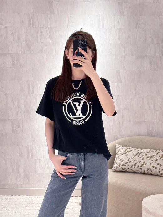 驴家LVFW24BythePool系列白色Logo字母印花圆领金属链条装饰套头短袖（TM） 商品图11