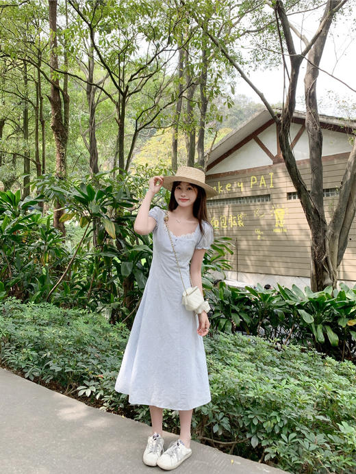 【折后再享2件88折】最后一波现货！蓝色镂空方领连衣裙 日常229.99/件 立减90 秒杀139.99/件！！ 商品图9