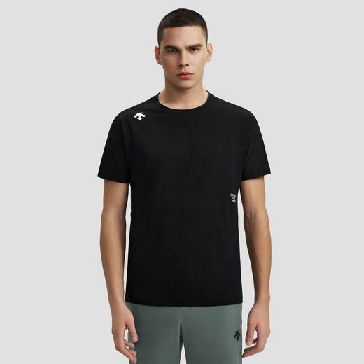 点此购买 迪桑特TRAINING系列综训TOUGH男士短袖T恤 xj 315380 商品图6