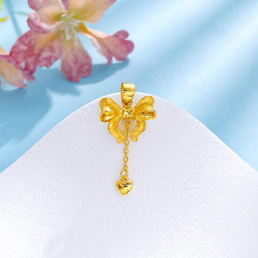 【限时克减150元】足金999.9 【精品】心形流苏蝴蝶结吊坠（不含链）(DZ00795)（预售产品下单后不退款不退货不换货不补差价）（预售产品下单后不退款不退货不换货不补差价） 商品图0