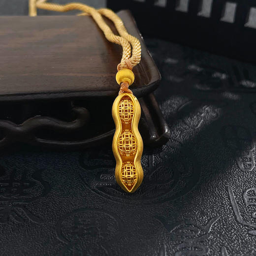 【限时克减150元】足金999 #招财纳福 古法空心挂绳吊坠国潮传承铜钱图案三元豆冰丝金丝绒金福豆吊坠（含珠子）(AUQGFDZ00142)（预售产品下单后不退款不退货不换货不补差价） 商品图0