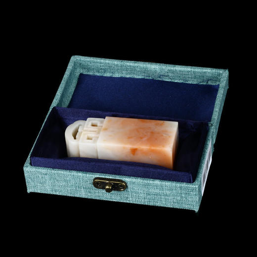 孤品016725-老挝石红花冻博古钮方章-3.0*3.0*7.6cm 商品图5