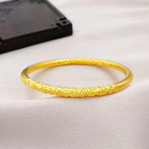 【限时克减150元】足金 【精品】3D硬金空心固口圆管手镯花开富贵敦煌缠枝纹花卉固口手镯（面宽约4.3-4.7mm)(AR3DSZ00028)（预售产品下单后不退款不退货不换货不补差价） 商品图2