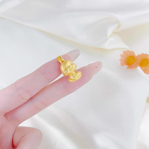 【限时7.5折】【定价黄金】足金 #生肖 #蛇年新品 【精品】3D硬金空心俏皮鬼脸蛇宝宝吊坠(AR3DDZ00220)预售产品下单后不退款不退货不换货不补差价 商品图3