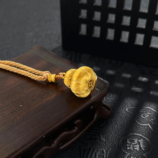 【限时克减150元】足金999 古法空心挂绳国潮传承冰丝金丝绒金福禄南瓜纹葫芦吊坠（含配件）(AUQGFDZ00144)（预售产品下单后不退款不退货不换货不补差价） 商品图2