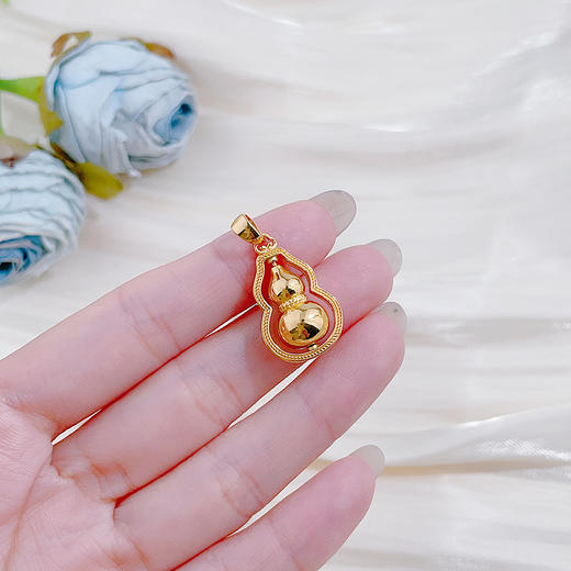 【限时克减150元】足金 时来运转 【精品】空心时来运转福禄双至可转动亮面葫芦吊坠（面宽约23.3*14.6mm)(N080DZ00511-1)（预售产品下单后不退款不退货不换货不补差价） 商品图2