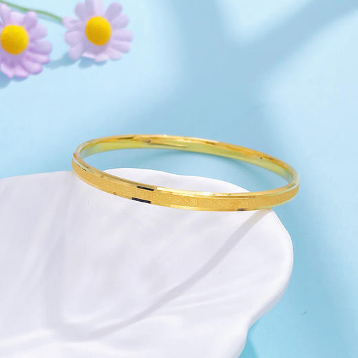 【限时克减150元】足金 3D空心固口手镯砂面车花边工艺手镯（面宽约3.8-4.2mm，厚约1.8mm)(AR3DSZ00033)预售产品下单后不退款不退货不换货不补差价） 商品图1