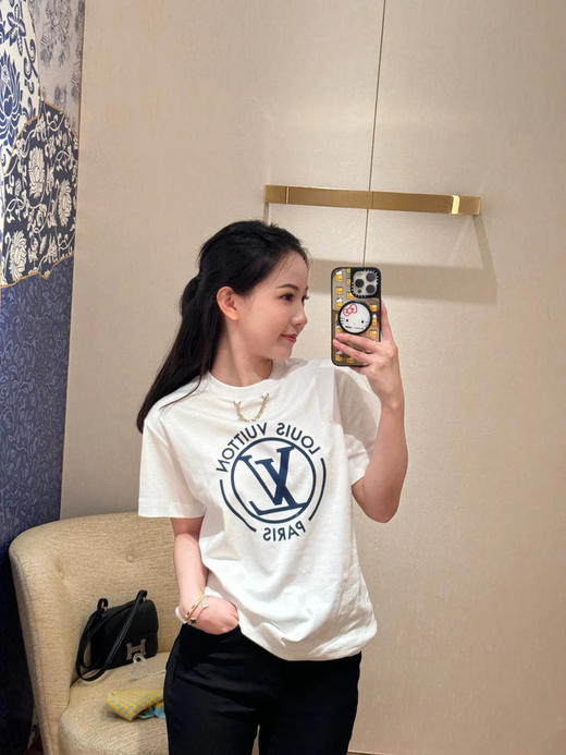 驴家LVFW24BythePool系列白色Logo字母印花圆领金属链条装饰套头短袖（TM） 商品图5