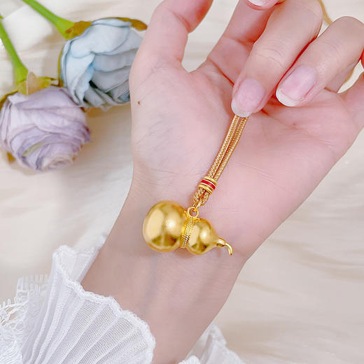 【限时克减150元】足金999.9 #非凡福佑 #葫芦 古法空心挂绳吊坠低温珐琅福禄贺岁葫芦吊坠（含配件，配件为黄金）(AEWZGFDZ00052-1)（预售产品下单后不退款不退货不换货不补差价 商品图3