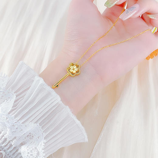 【限时克减150元】足金999 #时来运转 #CNC 【精品】5G黄金镂空影底可转动转韵·时光樱花钥匙调节套链(BN5GTL00007)（预售产品下单后不退款不退货不换货不补差价 商品图3