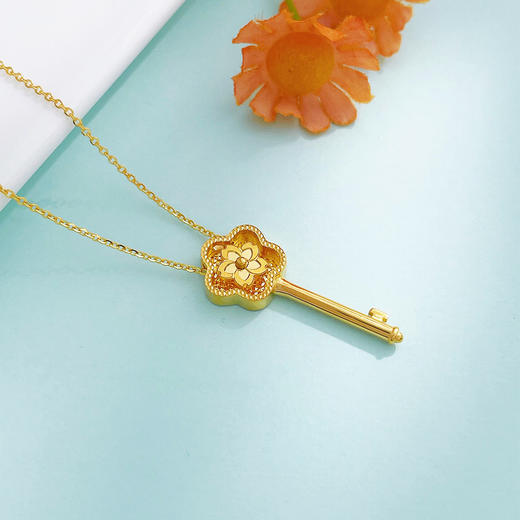 【限时克减150元】足金999 #时来运转 #CNC 【精品】5G黄金镂空影底可转动转韵·时光樱花钥匙调节套链(BN5GTL00007)（预售产品下单后不退款不退货不换货不补差价 商品图1