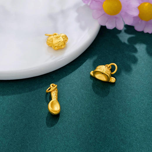 【限时克减150元】足金 #儿童/宝宝 （无成色字印） 3D硬金空心锦衣玉食官衣官帽金汤匙手串挂件吉祥三宝Diy手串配件/3件(AU3DSC00054)预售产品下单后不退款不退货不换货不补差价 商品图2