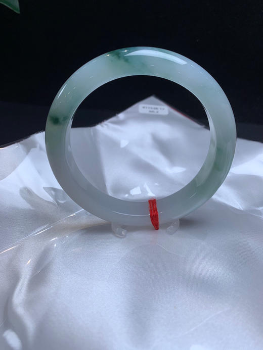 612704，60.3飘花手镯，清新干净，底妆也特别细，版型好 商品图2