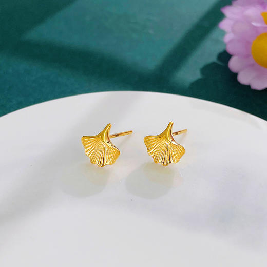 【限时克减150元】足金999 #清新 （足金999字印）5G黄金银杏叶小清新耳钉耳饰（配胶塞）(5GES00895)预售产品下单后不退款不退货不换货不补差价 商品图0