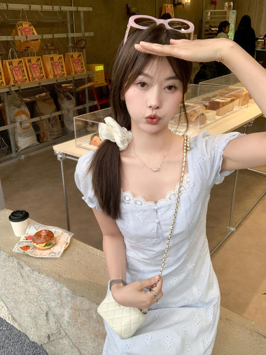 【折后再享2件88折】最后一波现货！蓝色镂空方领连衣裙 日常229.99/件 立减90 秒杀139.99/件！！ 商品图6