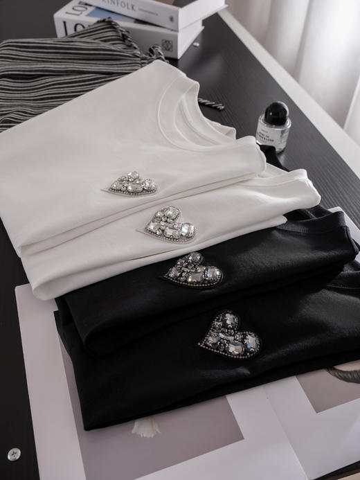 MC家亚克力水钻爱心刺绣标精梳棉T柜上900＋ 商品图10