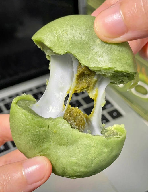 39.9/4袋❗️❗️【甜原柿吉白桃乌龙茶酥&龙井酥 】好吃到嗦手指🥺手工开酥的酥皮融合软糯拉丝雪媚娘☁️一口下去还有淡淡茶香🥰吃完嘴巴子都是茶香气 🍑白桃乌龙茶酥 阳山清甜白桃果肉😍自然清新 商品图12