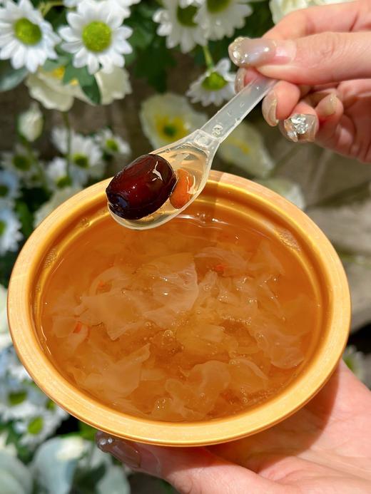 【哈曼丁·桃胶枸杞红枣银耳羹】 配料干净，每一口都是天然滋养 滋味非凡，健康从每一餐开始！ 纯天然，滋味好 给您带来的不仅是美味，更是健康与自信 商品图4