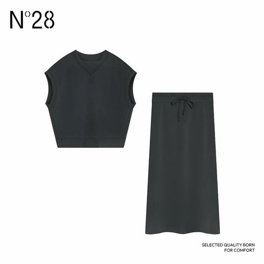 N°28 2025夏季新款无袖圆领上衣显瘦百搭半裙长裙休闲套装895241Z110 商品图2