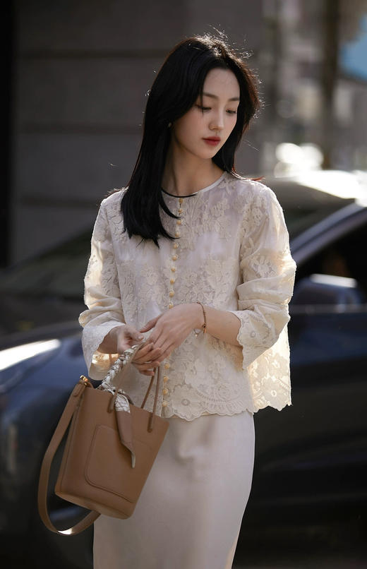 【下单后7天发货】ORIGNAL&CO 繁华刺绣天丝上衣三件套 商品图4