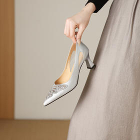 【预售5天】法式水钻配网纱精致仙女风尖头高跟单鞋MLS&A1025