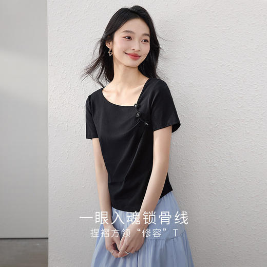 【专属特价】熙世界不规则方领短袖黑色T恤女夏季新款设计感立体花朵显瘦上衣 商品图1