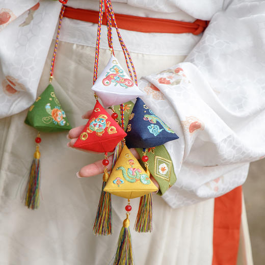 2025端午香包系列 养身香包、五彩手绳 原创设计 配赠礼盒 商品图1