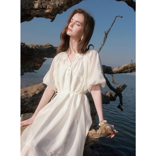 三彩2025夏季新款莱赛尔连衣裙立体花朵长裙灯笼袖浪漫度假M 商品图3