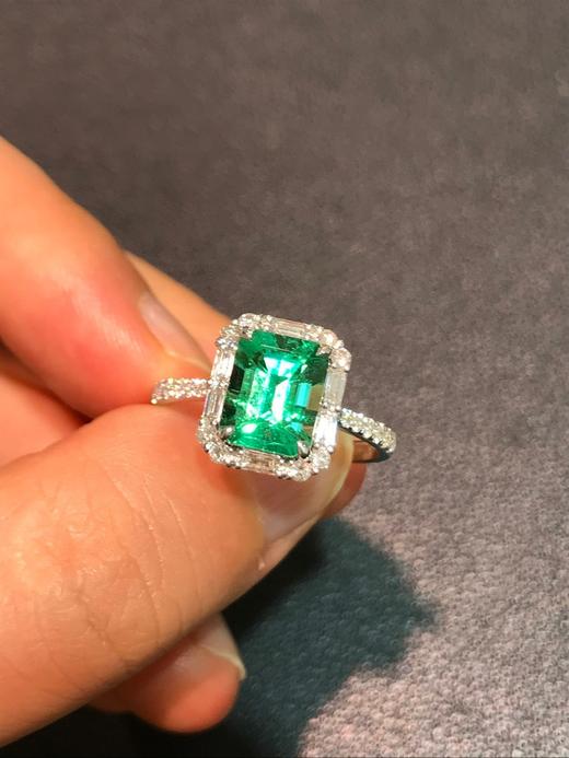 1.79ct刻面祖母绿戒指 商品图1