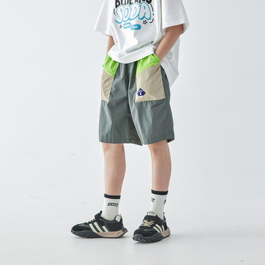 【代发】男童口袋拼接短裤 蓝汽水夏季款撞色中大童休闲宽松五分裤中灰 商品图4