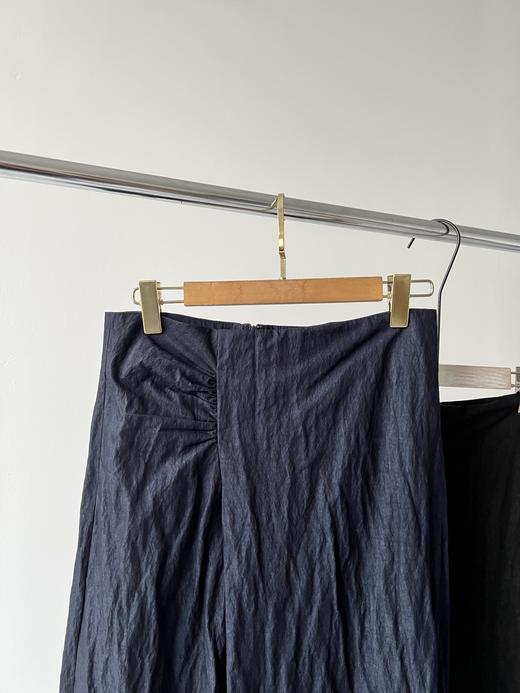 原单裤子，超级有设计感，有调性的一款裤子，韩国🇰🇷客供面料，有点微皱感，大阔腿裤，显瘦遮肉！ 商品图2