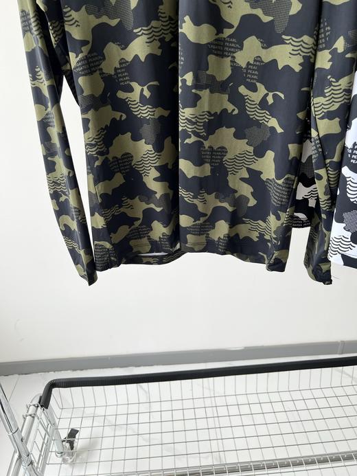 25春款PG原单女款打底衫，韩国🇰🇷客供面料，有弹力，超舒服，洋气的印花设计，使整件衣服不再单调，特别显肤色的两个颜色！胸前LOG O设计，后背贴布印花，推荐必入款！ 商品图6