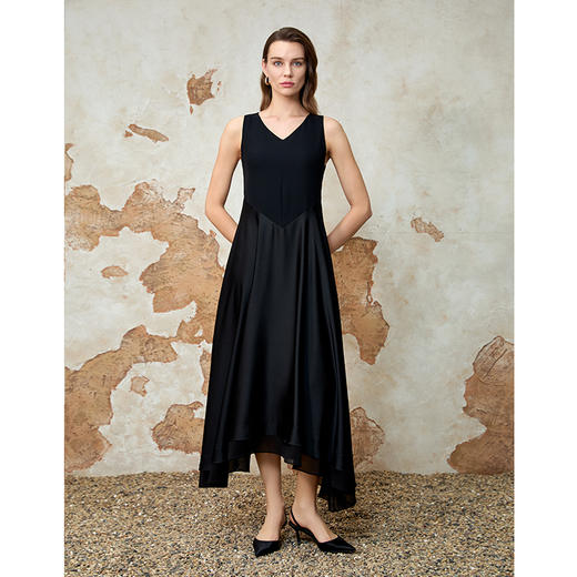 EITIE爱特爱气质优雅拼接修身显瘦不规则裙摆黑色无袖连衣裙夏季新款8207956 商品图1