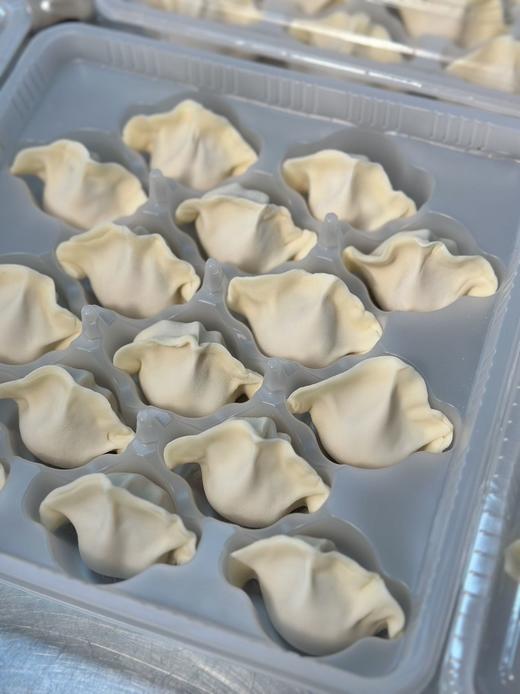 【下单后72小时内发货·陌上生态厨房手工水饺】自有农场 包前新鲜采摘蔬菜 面皮顺滑、劲道，馅料鲜香本味，0添加自然调味 20克x15个/盒 商品图12