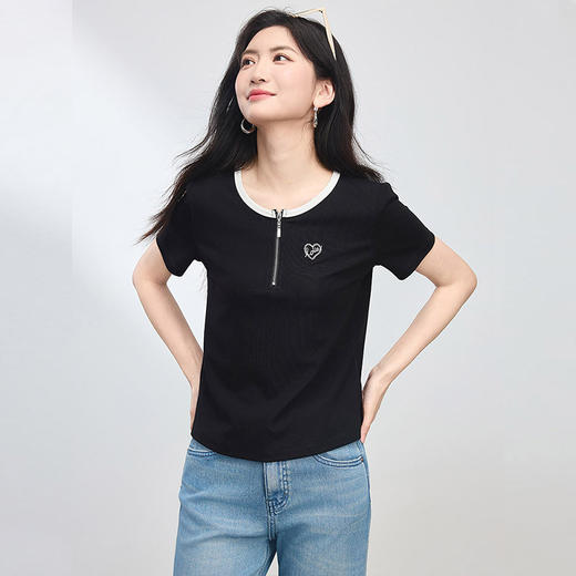 【专属特价】熙世界美式撞色圆领半拉链T恤女设计感小众短袖上衣2025夏季新款 商品图4