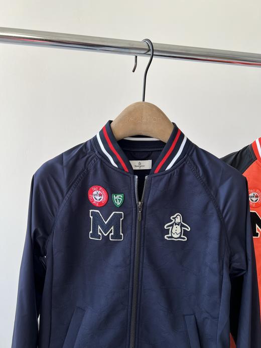 25新款，小企鹅🐧棒球服外套，精致的小短款，胸前贴布绣设计，减龄而又不失品味，基础的棒球服款，超级百搭！撞色设计，使春天更有活力💖！ 商品图2